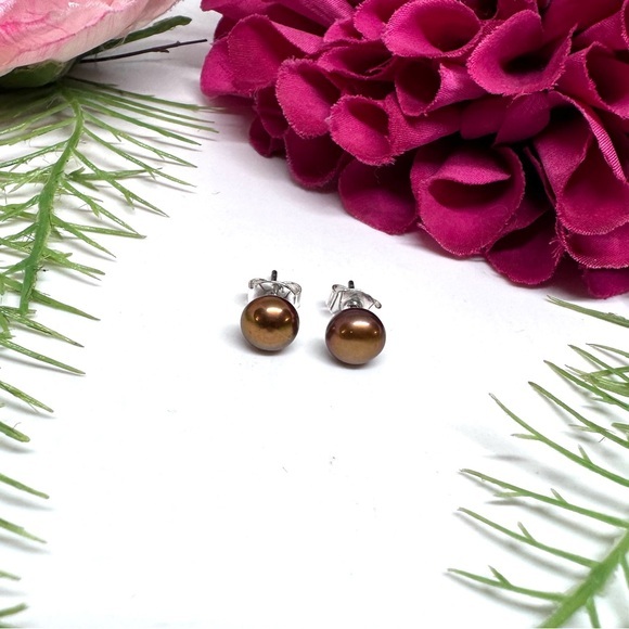 Jewelry - NEW⚜️Freshwater Cocoa Pearl Stud Earrings